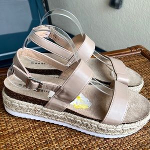 madden girl Platform Espadrille sandals size 10